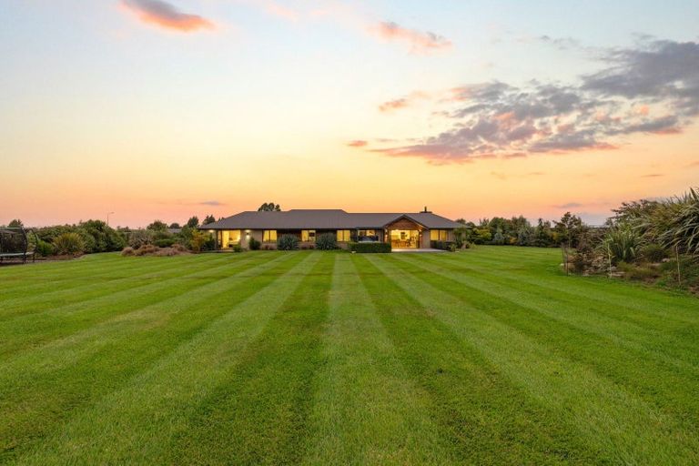 Photo of property in 22 Landsborough Drive, Darfield, 7571