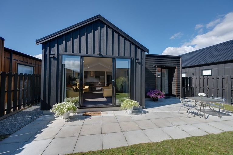 Photo of property in 8 Longlands Street, Lake Hayes, Queenstown, 9304