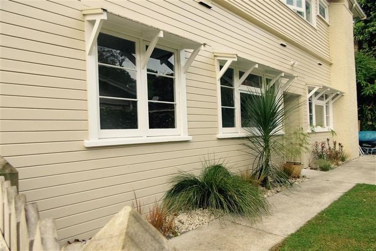 Photo of property in 12 Tamar Street, New Plymouth, 4310