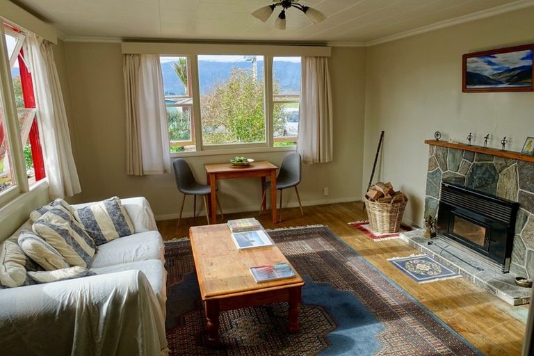 Photo of property in 13 Wharf Road, Karamea, 7893