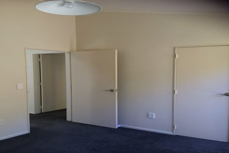 Photo of property in 4 Mitika Way, Strathmore Park, Wellington, 6022