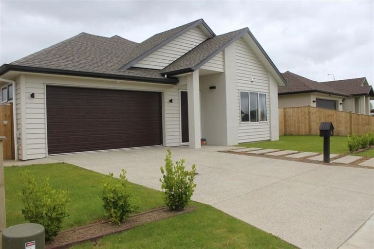 Photo of property in 14 Paso Fino Crescent, Karaka, Papakura, 2113