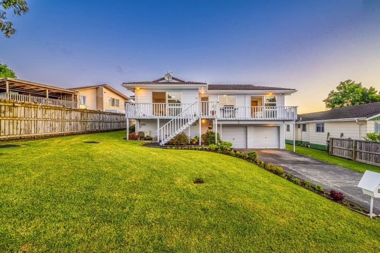 Photo of property in 56 Lewisham Street, Highland Park, Auckland, 2010