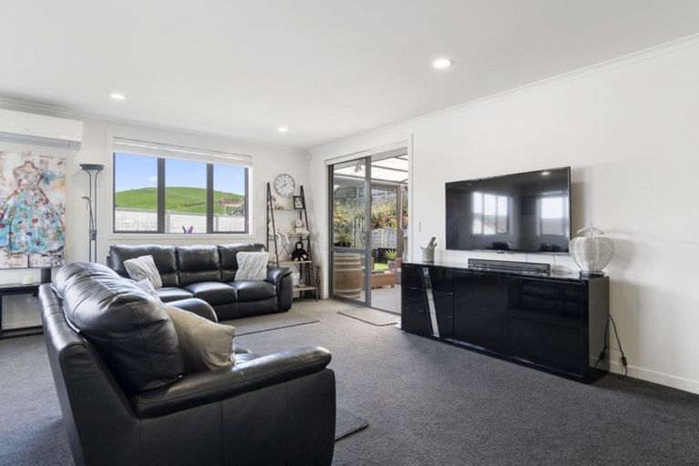 Photo of property in Waterview Estate, 6/4 Greystone Place, Omokoroa, 3114