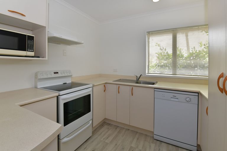 Photo of property in 29 Doment Crescent, Orewa, 0931