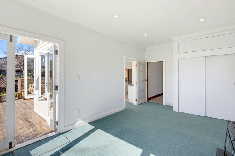Photo of property in 6 Adrian Grove, Waikanae Beach, Waikanae, 5036