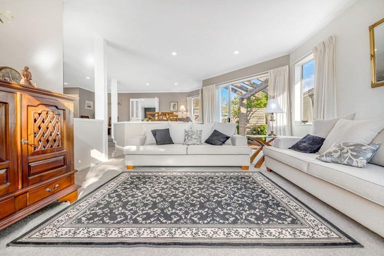 Photo of property in 5 Bronte Place, Somerville, Auckland, 2014