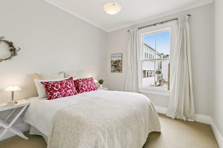 Photo of property in 51 Scarborough Terrace, Mount Victoria, Wellington, 6011