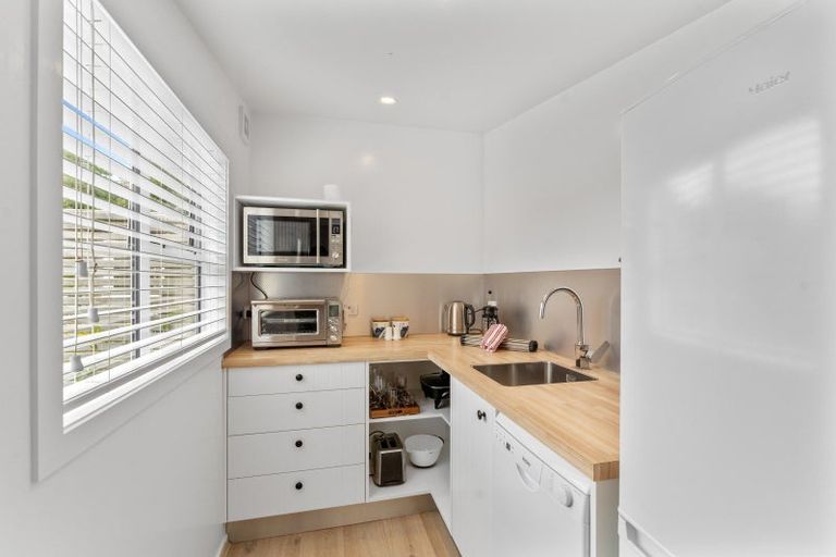 Photo of property in 74 Glen Road, Raumati South, Paraparaumu, 5032