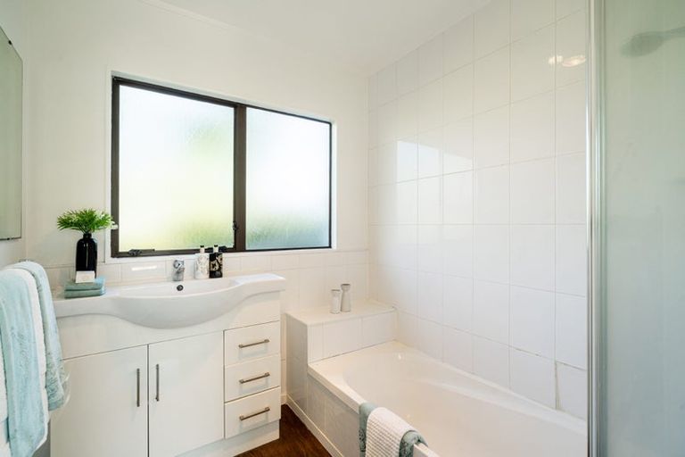 Photo of property in 2/49 Merani Street, Belmont, Auckland, 0622