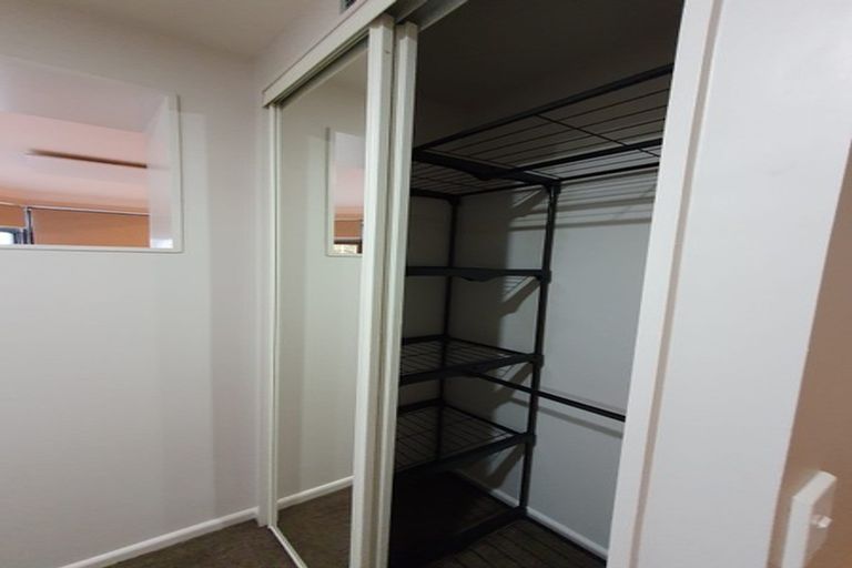 Photo of property in Terrace Garden Apartments, 2e/120 The Terrace, Wellington Central, Wellington, 6011