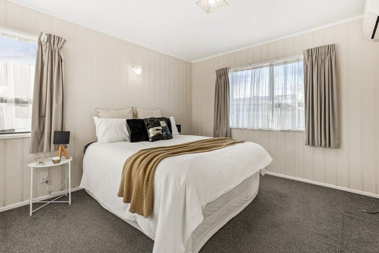 Photo of property in 1/3 Allington Road, Massey, Auckland, 0614