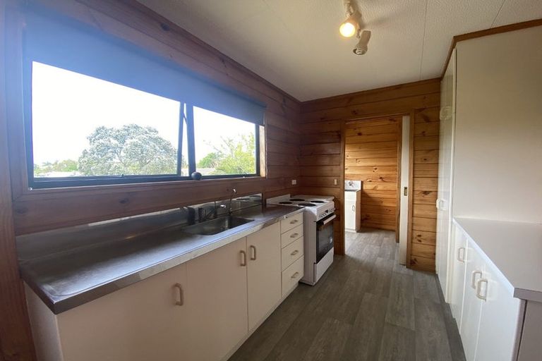 Photo of property in 2/1 Sundown Avenue, Manly, Whangaparaoa, 0930