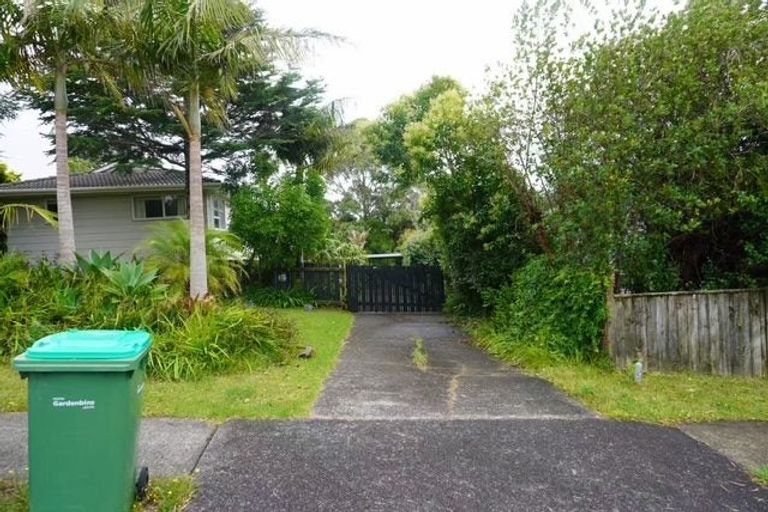 Photo of property in 62 Weatherly Road, Torbay, Auckland, 0630