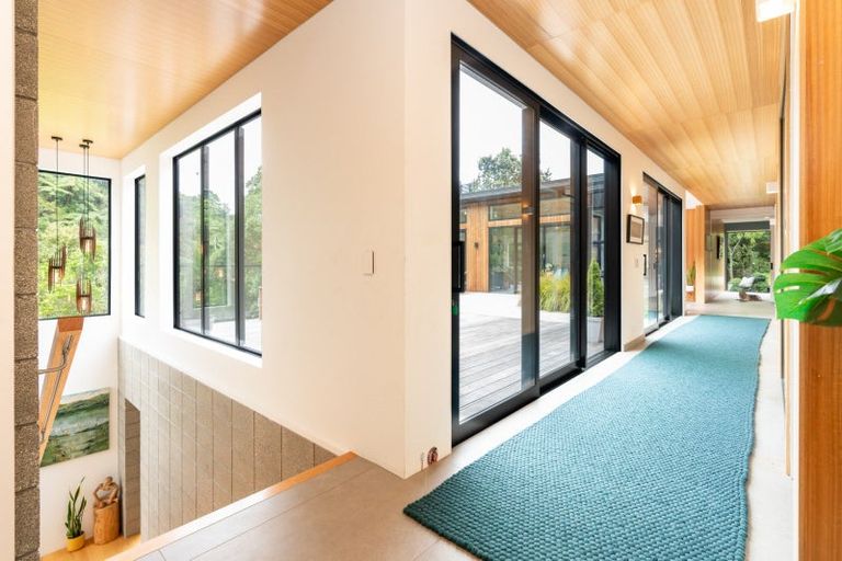 Photo of property in 17 Kim Street, Khandallah, Wellington, 6035