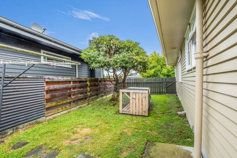 Photo of property in 9 Mokau Place, Terrace End, Palmerston North, 4410