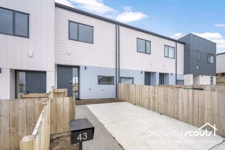 Photo of property in 43 Clay Works Lane, New Lynn, 0600