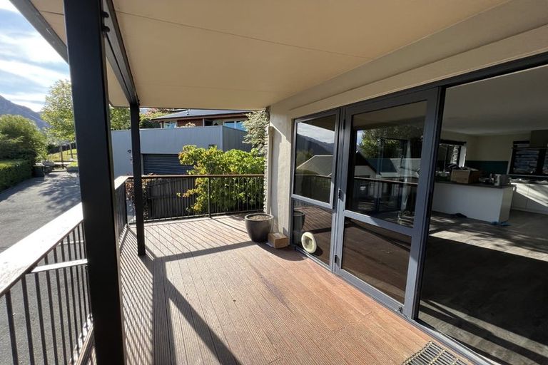 Photo of property in 73 Mcdonnell Road, Arrowtown, 9302