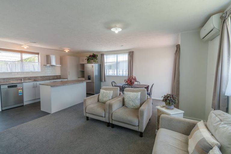 Photo of property in 33 Tiller Close, Kelvin Grove, Palmerston North, 4414