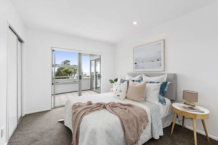 Photo of property in 38 Takahe Road, Titirangi, Auckland, 0604