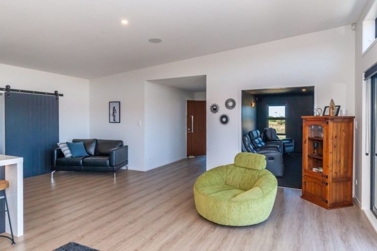 Photo of property in 18 Story Street, Foxton Beach, Foxton, 4815