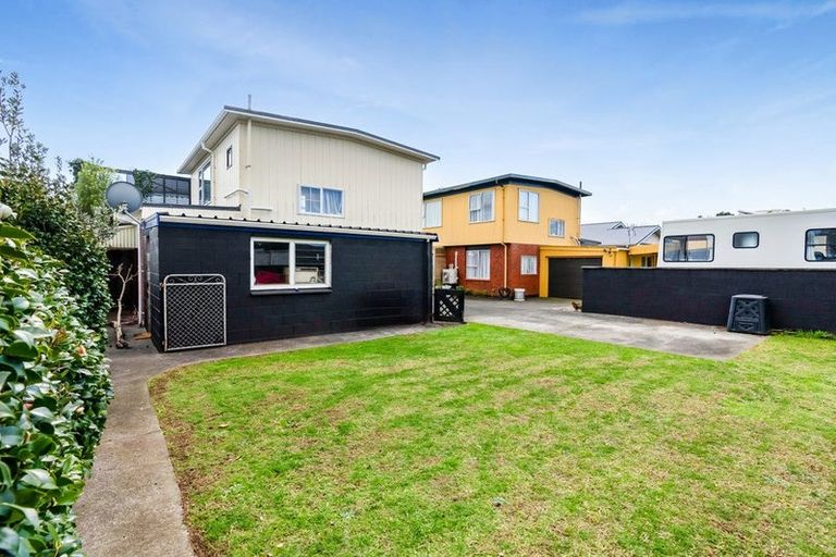 Photo of property in 65 Barrett Street, Westown, New Plymouth, 4310