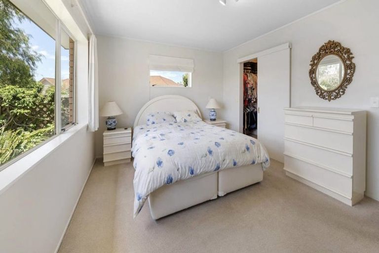 Photo of property in 18 Amberwood Drive, Northpark, Auckland, 2013