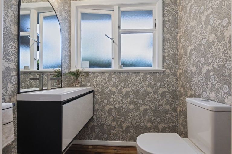 Photo of property in 240a Victoria Avenue, Hokowhitu, Palmerston North, 4410