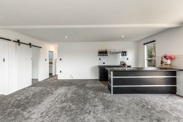 Photo of property in 52 Bay Street, Red Beach, 0932