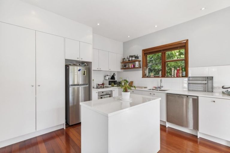 Photo of property in 7 Nelson Avenue, Northcote Point, Auckland, 0627