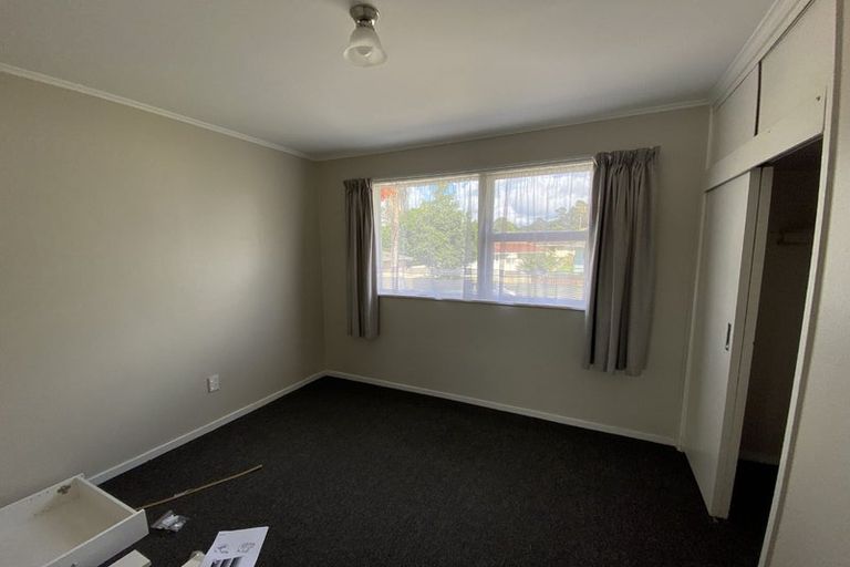 Photo of property in 9 Shale Avenue, Massey, Auckland, 0614