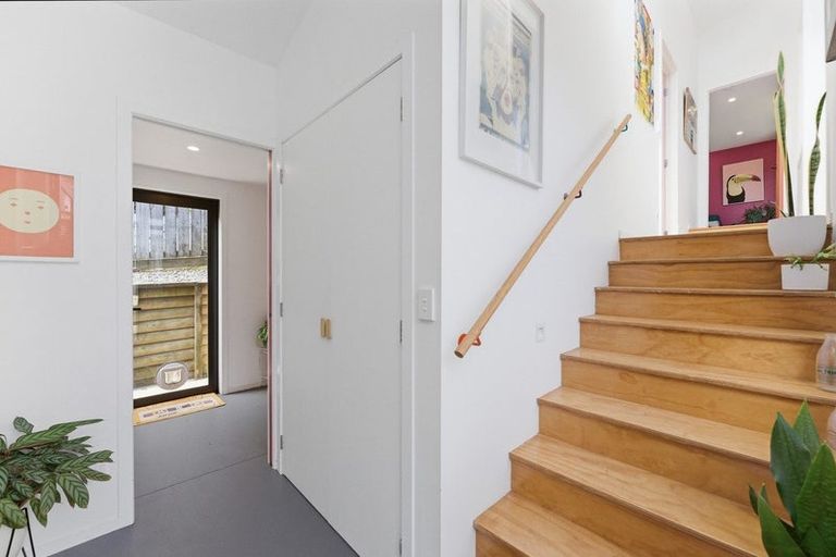 Photo of property in 37 Wairau Road, Oakura, 4314