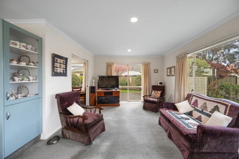 Photo of property in 14 Flemington Place, Taradale, Napier, 4112
