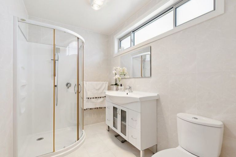 Photo of property in 44 Akaroa Drive, Maupuia, Wellington, 6022