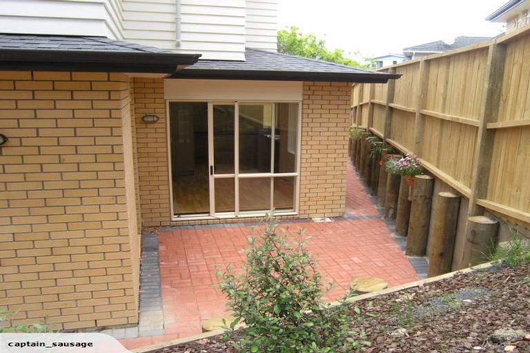 Photo of property in 50b Seaton Road, Murrays Bay, Auckland, 0630