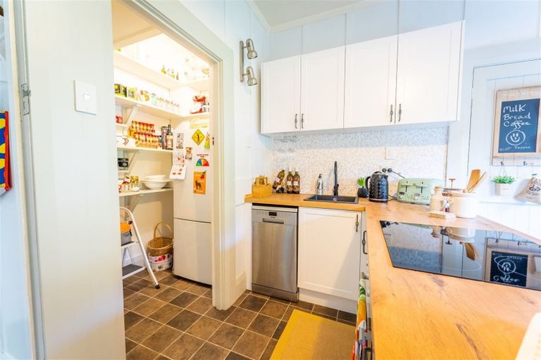 Photo of property in 6 Ure Street, South Hill, Oamaru, 9400