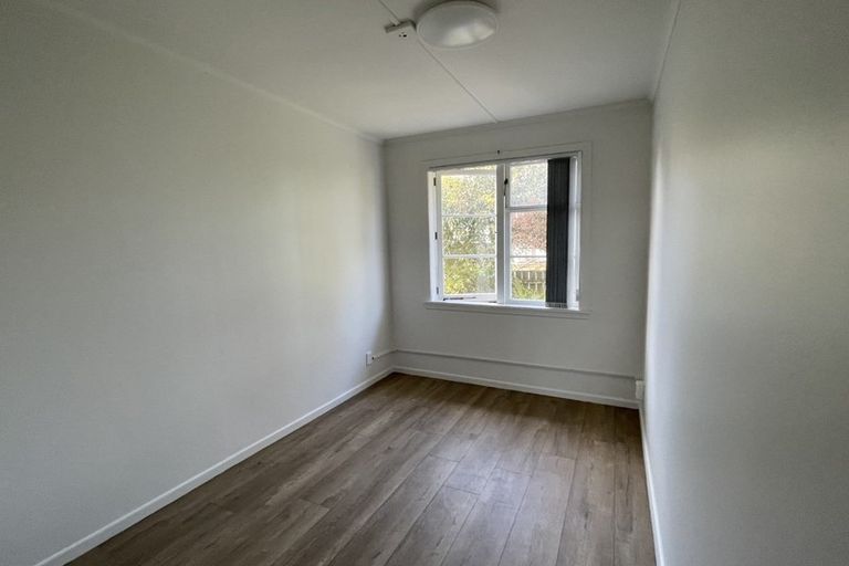 Photo of property in 1/10 Exmouth Road, Northcote, Auckland, 0627