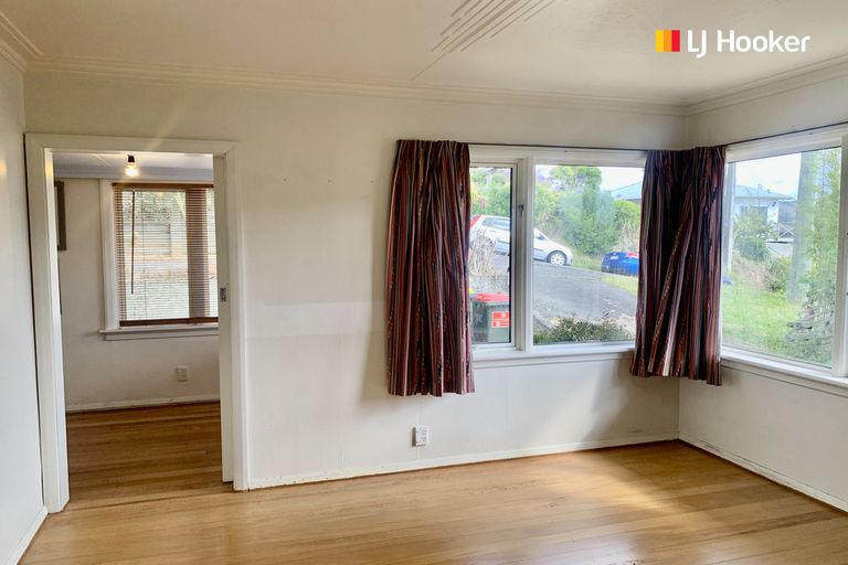 Photo of property in 15 Porterfield Street, Macandrew Bay, Dunedin, 9014
