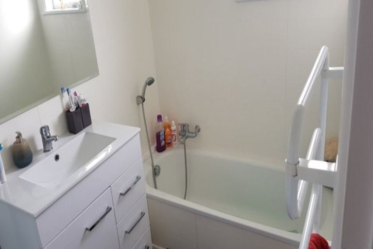 Photo of property in 28 Greenmeadows Avenue, Manurewa East, Auckland, 2102