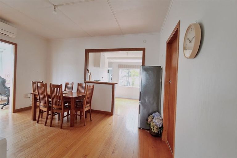 Photo of property in 36 Karaka Street, Helensville, 0800