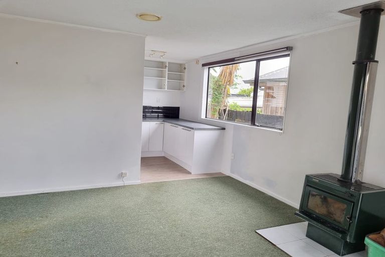 Photo of property in 2/87 Manuroa Road, Takanini, 2112