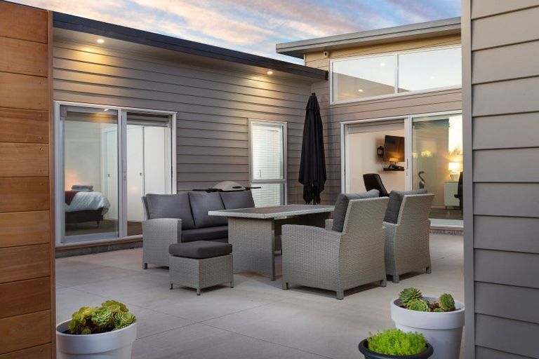 Photo of property in 18 Tuscan Lane, Martinborough, 5711