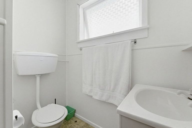 Photo of property in 278 Mangorei Road, Merrilands, New Plymouth, 4312