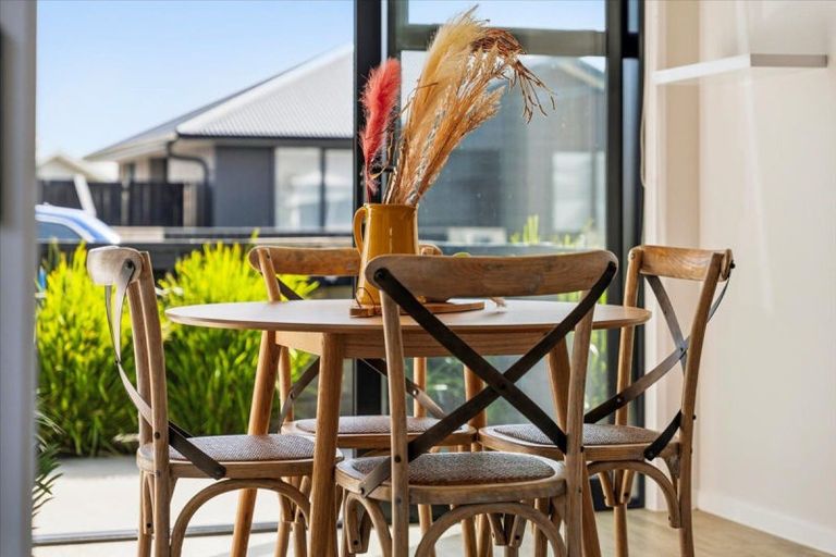 Photo of property in 122 Union Drive, Papamoa, 3118