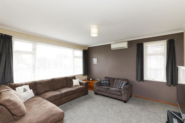 Photo of property in 16 Milton Street, Roslyn, Palmerston North, 4414