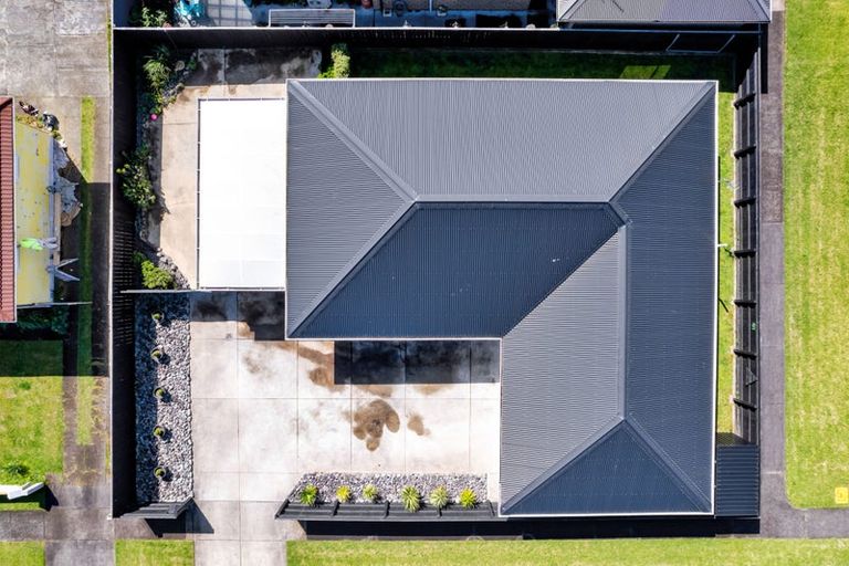 Photo of property in 110 Cracroft Street, Waitara, 4320