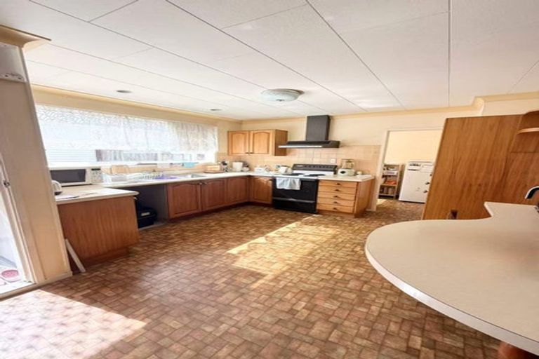 Photo of property in 18 Marvon Downs Avenue, Pakuranga Heights, Auckland, 2010