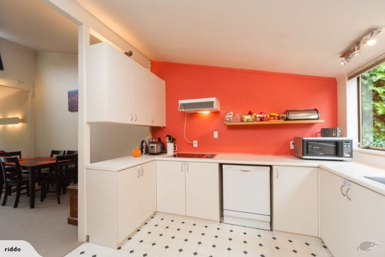 Photo of property in 124 Onslow Road, Khandallah, Wellington, 6035