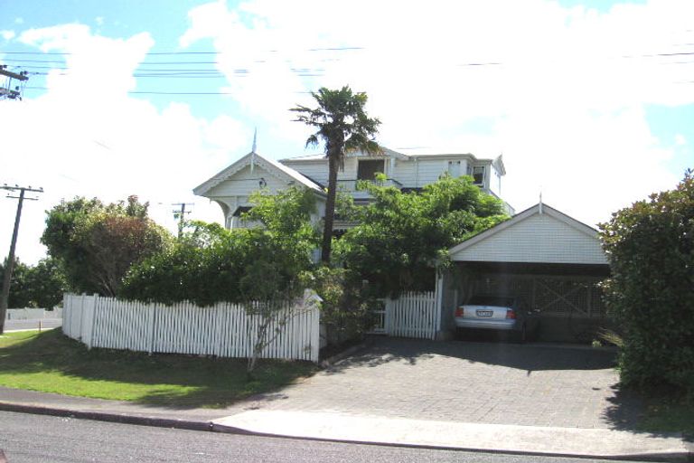 Photo of property in 7 Mariposa Crescent, Birkenhead, Auckland, 0626