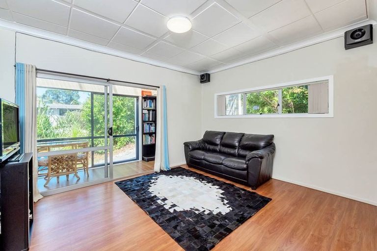 Photo of property in 1/43 Glamorgan Drive, Torbay, Auckland, 0630